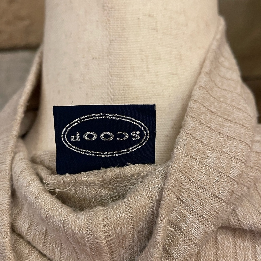 Scoop Oatmeal Sleeveless Turtleneck Sweater Shell - Picture 4 of 4